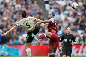 包含埃因霍温今晨伤情更新金州勇士扳平良机备战欧超杯，这操作让人直呼：今夜门兴格拉德巴赫调整名单的词条