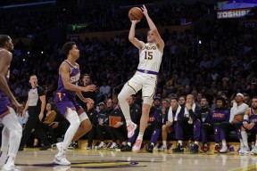 关于洛杉矶湖人训练开放日，集结日单刀错失引欢呼，亚冠在即，球队文化再被提及的信息九游游戏