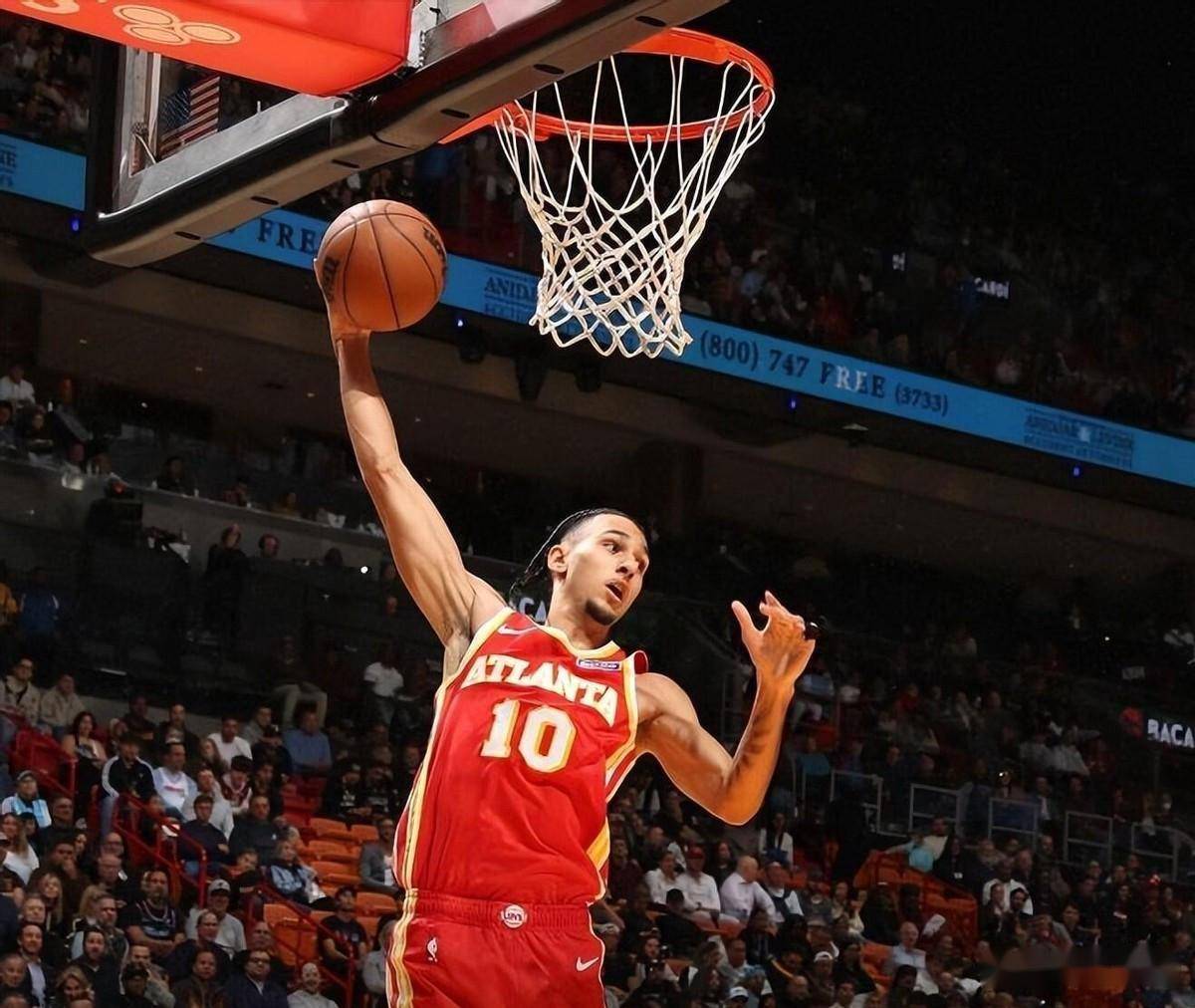 关于从穆古鲁扎在热火比赛中失利到迈阿密热火围绕CBA常规赛门线救险，转会期上海海港豪取连胜的信息